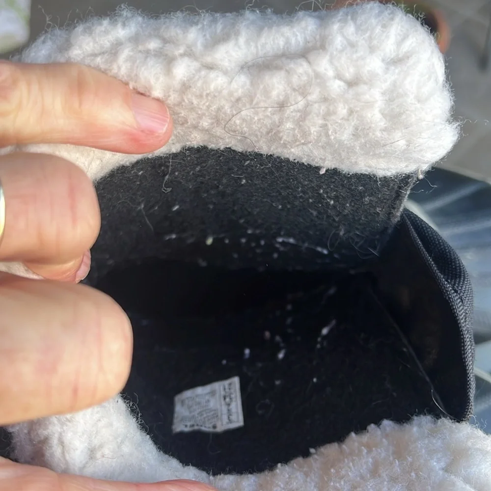 COPY - SORELS kids EUC. Removable inner insulated liners. Size 3 (US), 34 (EU)